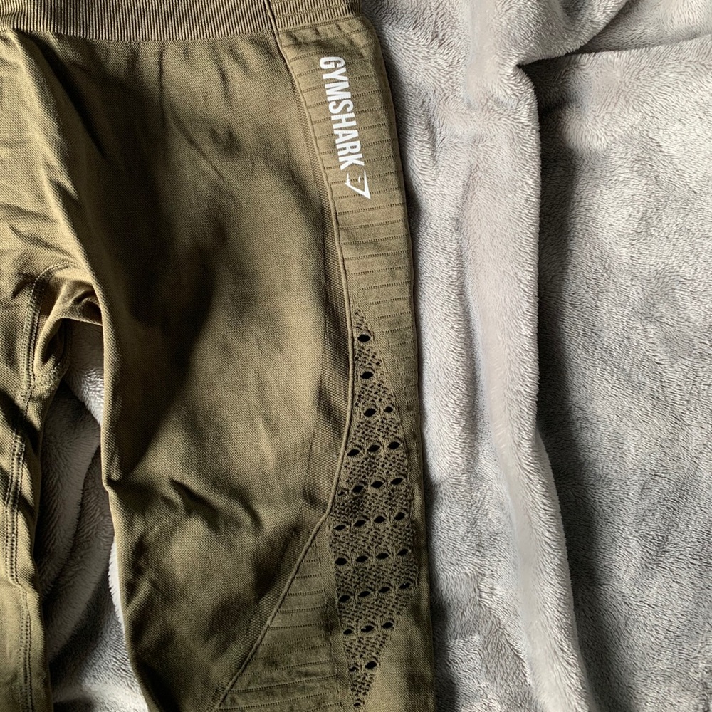 Green gymshark crop legging